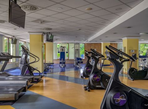 Ensana Thermal Margaret Island Health Spa Hotel - thermal-margaret-island_fitness-1_53891821642_l