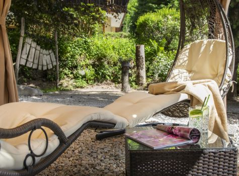 Naturhotel Ortners Eschenhof - sinnesweg-ruheliegen-wellnesshotel-bad-kleinkirchheim