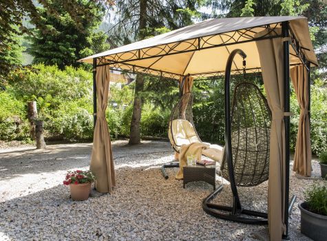 Naturhotel Ortners Eschenhof - sonnenpavillion-ruhezone-wellnessurlaub-kaernten