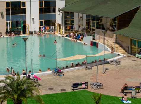 Hotel Essence Pogány - Gyógymedence műfűvel