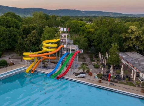 Hotel Essence Pogány - Lepke medence csúszdával