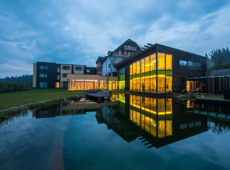 Hotel Schwarz Alm Zwettl - Pano Biotop Abend_Schwarz Alm Zwettl