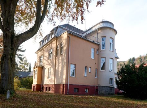 Schrothovy léčebné lázně - Villa Theresa *** a Villa Dr. Karla Schrotha - Schrothovy_lazne_villa_dr_schrotha