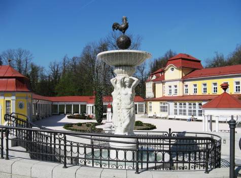 Villa Friedland**** - Kolonáda + fontána.jpg