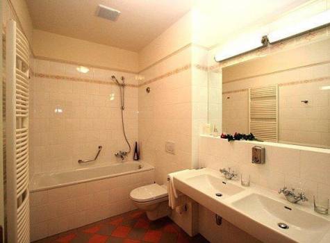 Lázně Luhačovice Vila Alpská růže - alpska-ruze-11m.jpg