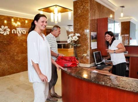 Hotel Niva - recepce.jpg