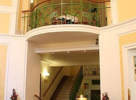 Hotel Flora Mariánské Lázně - hala.jpg