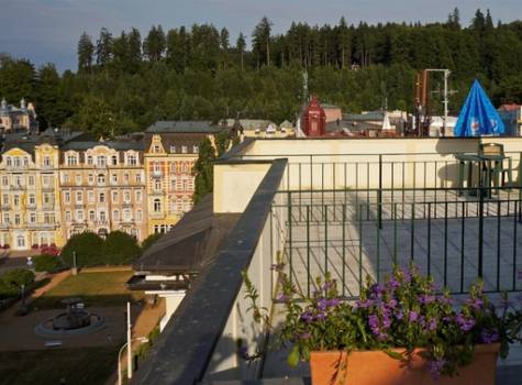 Hotel Flora Mariánské Lázně - terasa.jpg