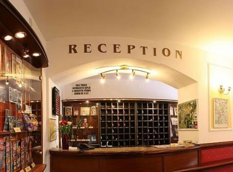 Hotel Flora Mariánské Lázně - recepce.jpg