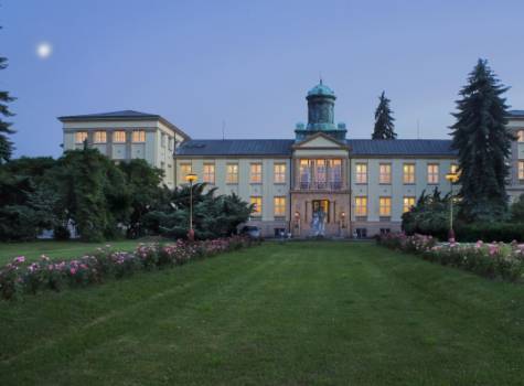 Hotel Zámeček - poděbrady zámeček 3.jpg