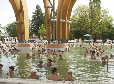 Hotel Répce  - HUNGUEST BÜK - Thermal_bath_1