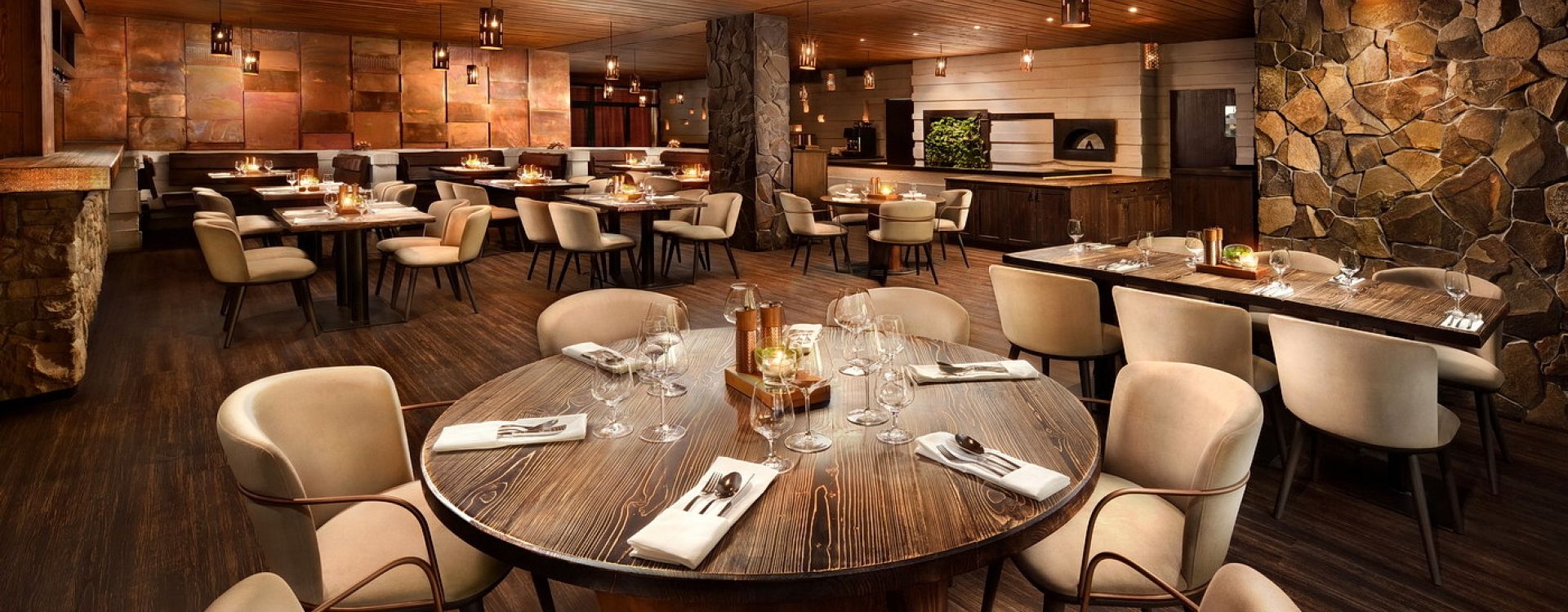 Boutique Hotel Tři Studničky - rekonstruovaný interiér restaurace