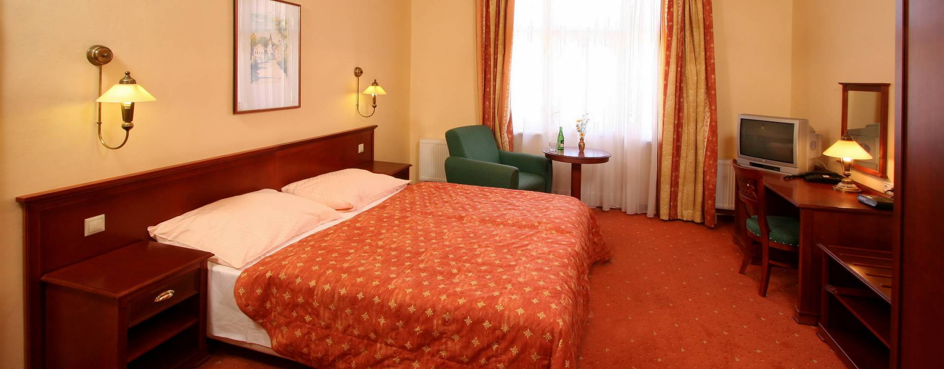 Kursanatorium Mánes - Hotelunterkunft mit Frühstück