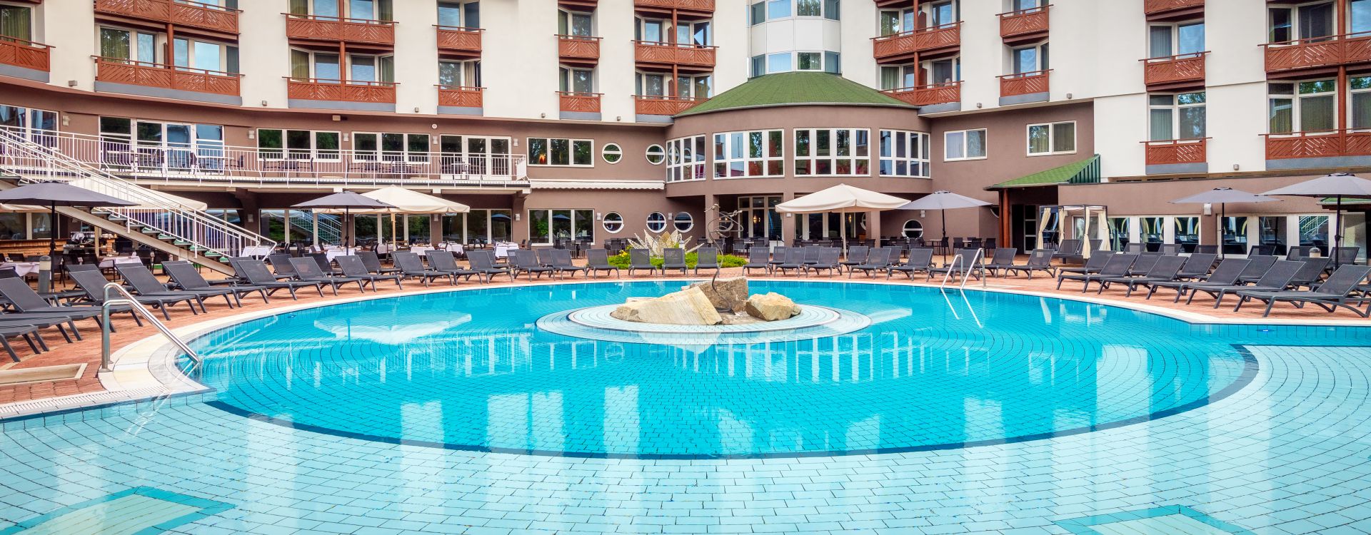 Lotus Therme Hotel & Spa Hevíz - plánovaná údržba a číštění bazénů