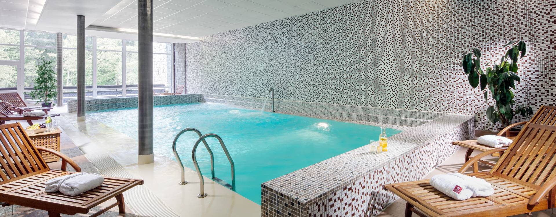 Pinia Hotel & Resort Špindlerův Mlýn - plánovaná údržba bazénu s vířivkou