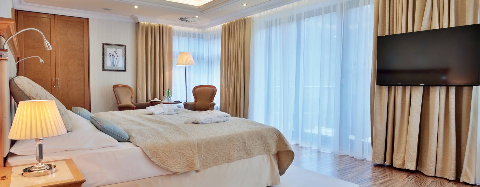Luxury Wellness Resort Retro Riverside  - Pobyt se snídaní a neomezeným wellness