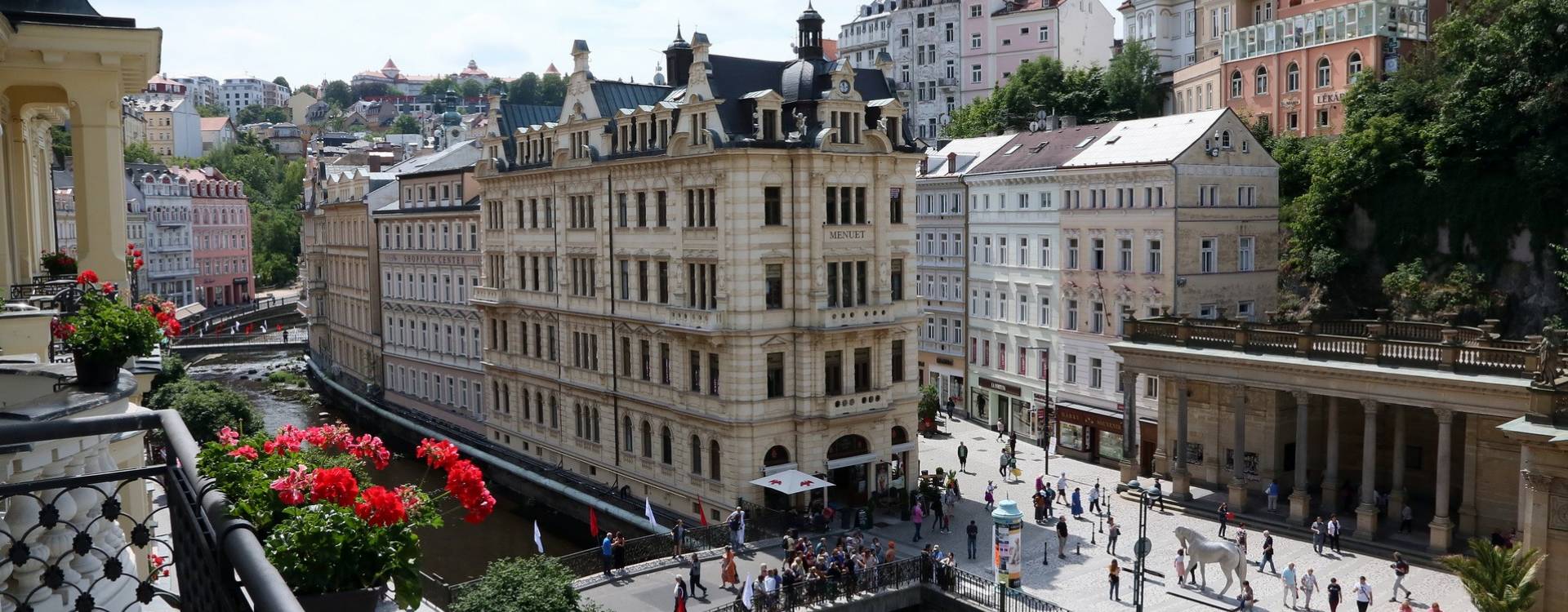 ASTORIA Hotel & Medical Spa - Poznávání Karlových Varů s polopenzí pro dva