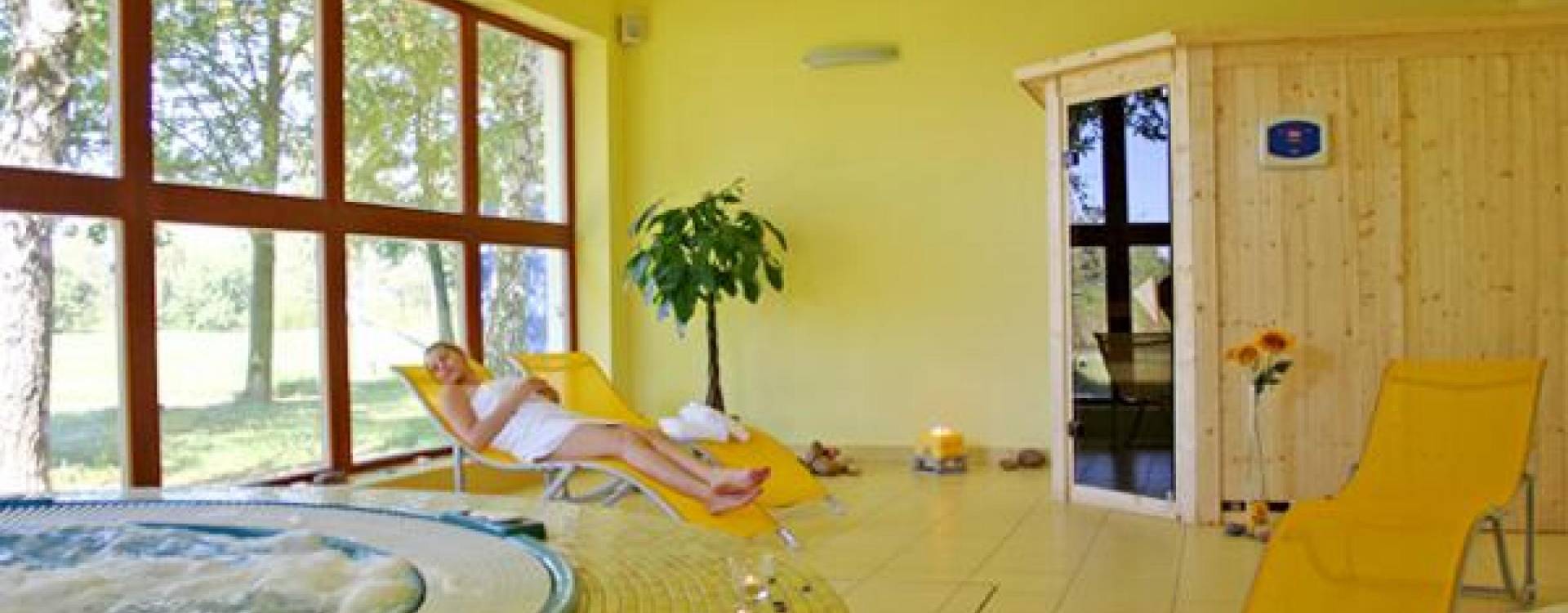 Design Hotel Romantick  - Třeboňská relaxace pro seniory 5 procedur, 5&nbsp;nocí