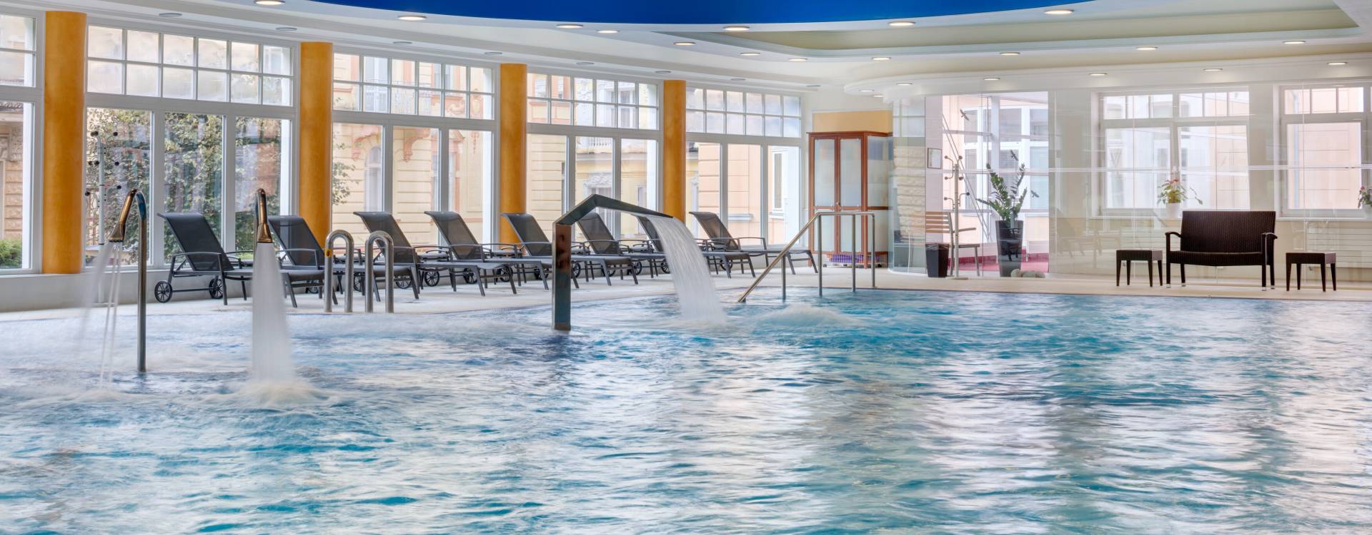 Uzavírka bazénu v hotelu Hvězda