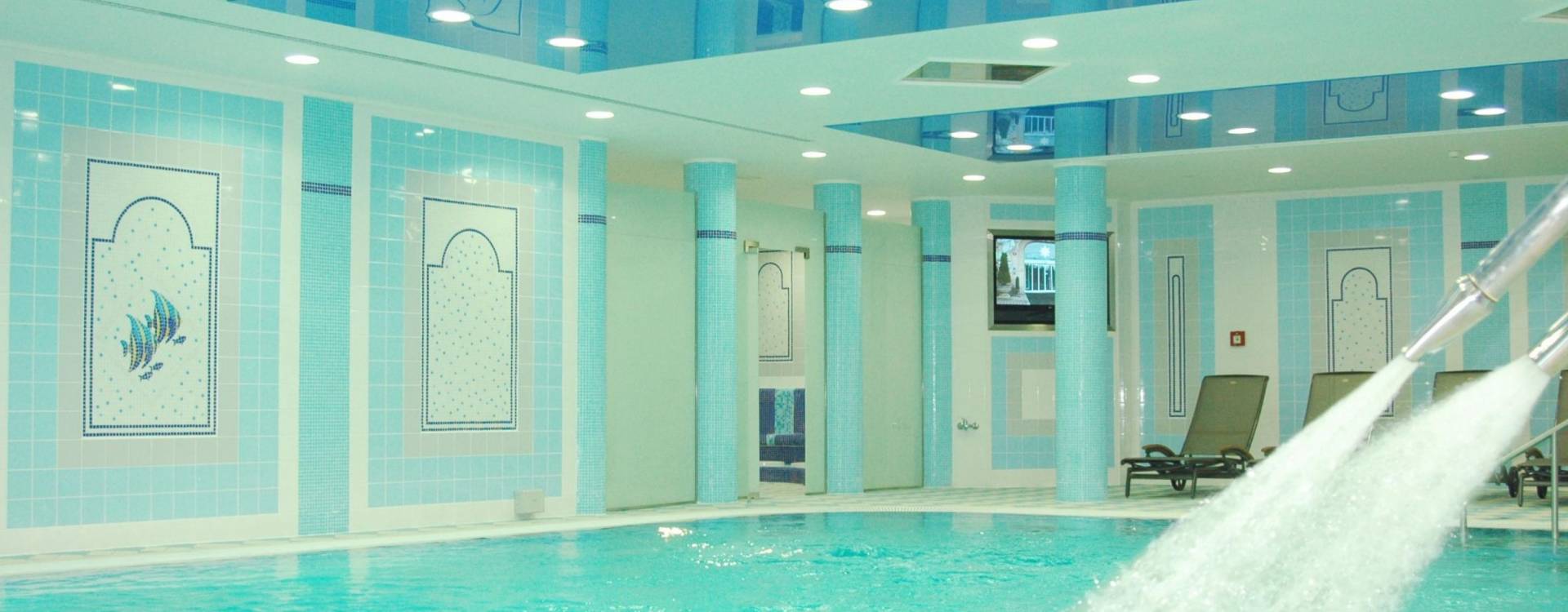 Uzavírka bazénu v hotelu Pacifik
