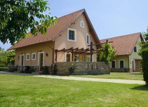 Termal Holiday Village***