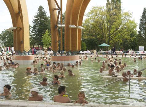 Velikonoční All Inclusive v Büku