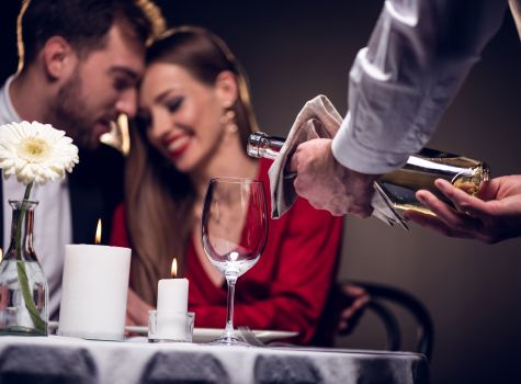 Romantika ve VILE EVA, 2 noci