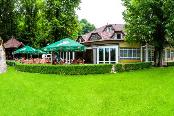 PARKHOTEL na Baračke ****