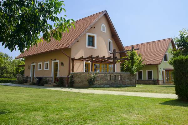 Termal Holiday Village***