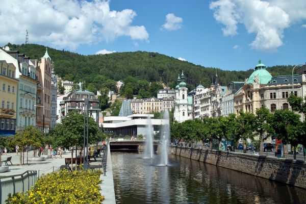 Víkend ve Varech s polopenzí a wellness, 2&nbsp;noci