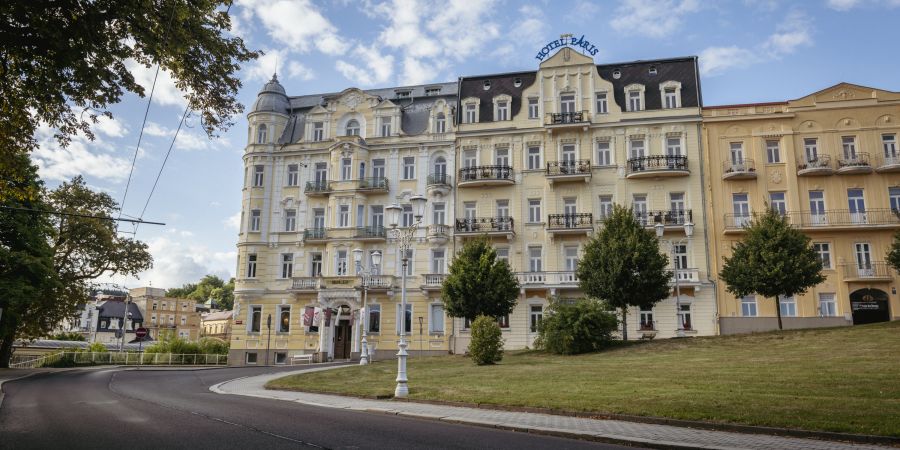Změna otevírací doby recepce hotelu Paris***