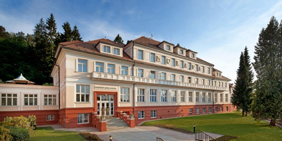 Lázeňský hotel Morava, Lázně Luhačovice - informace o parkování