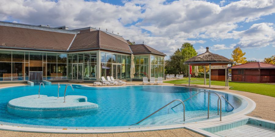 Pravidelná údržba bazénu v hotelu Greenfield Hotel Golf & Spa