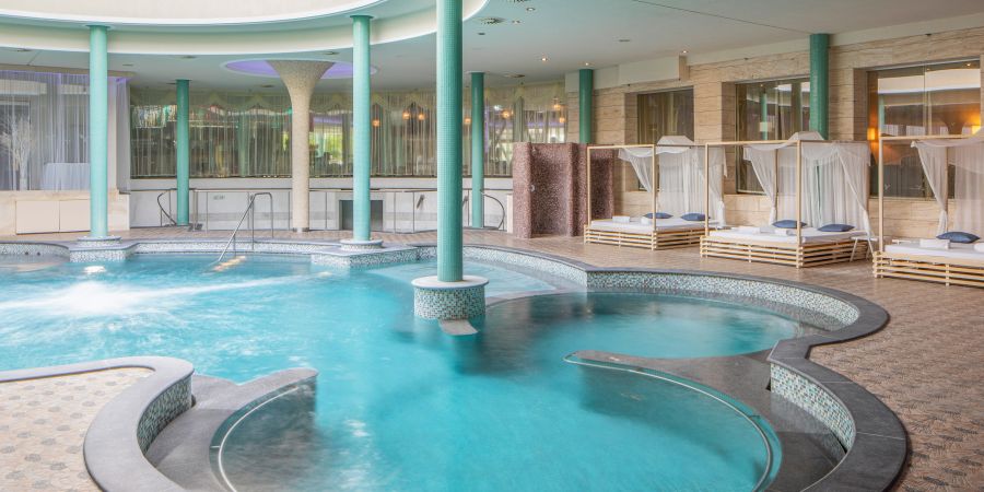 Pravidelné uzavírky bazénů u hotelu Spirit