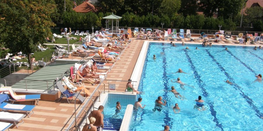 Thermal Hotel Mosonmagyarovar - údržba 25metrového bazénu